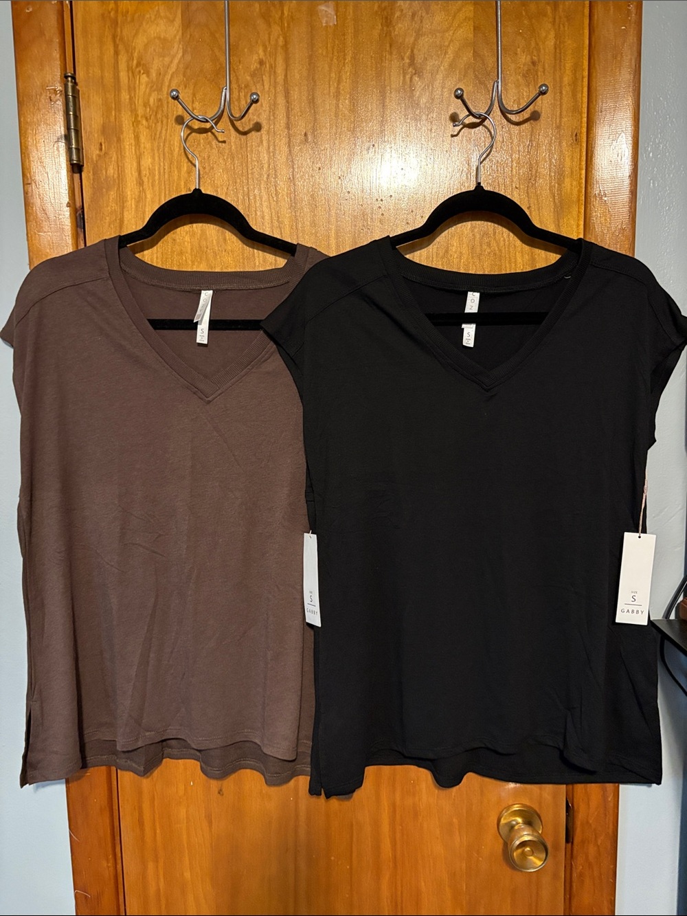 NWT LuLaRoe V-Neck Tee - Black and Brown - Size Small